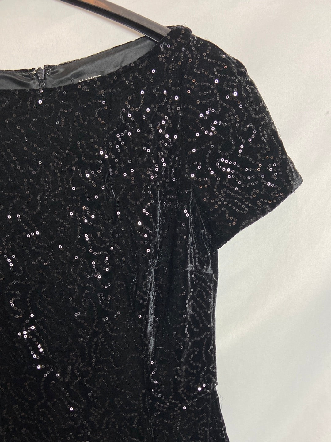 MANGO. Vestido terciopelo detalle lentejuelas T.S