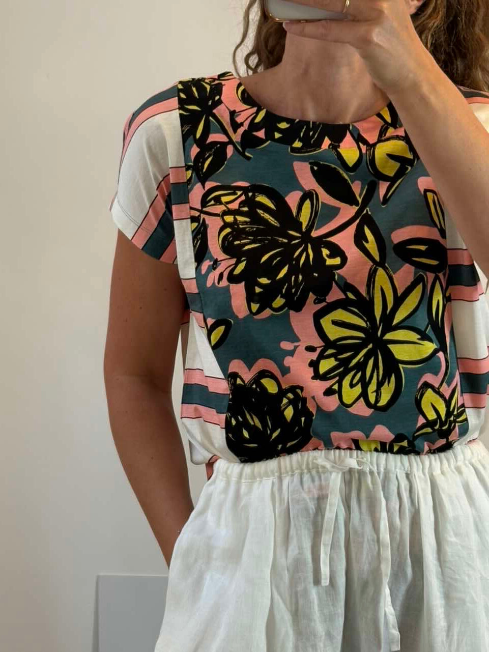 MAxMARA. Camiseta rayas y dibujo