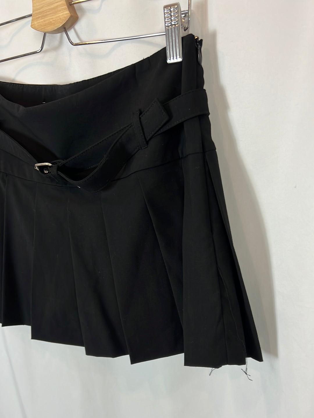 ZARA. Black pleated skirt/trousers Tm