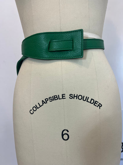 OTRAS. Cinturón verde ajustable