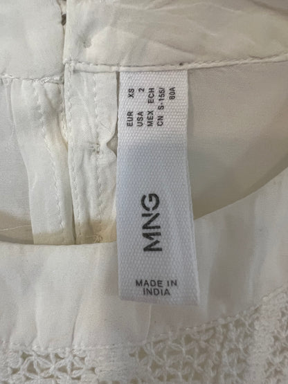 MANGO. Ecru blouse with neckline detail. Size XS