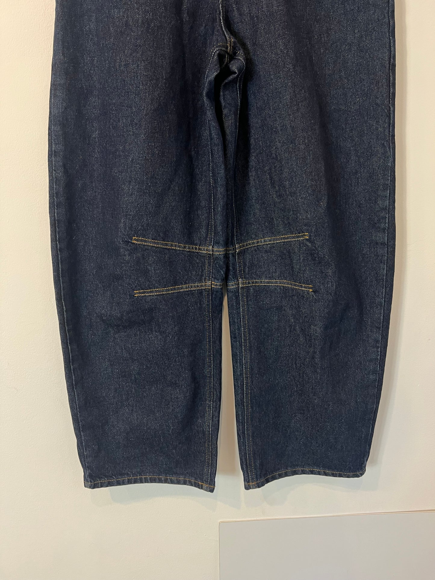 ALIGNE. Pantalón denim oscuro