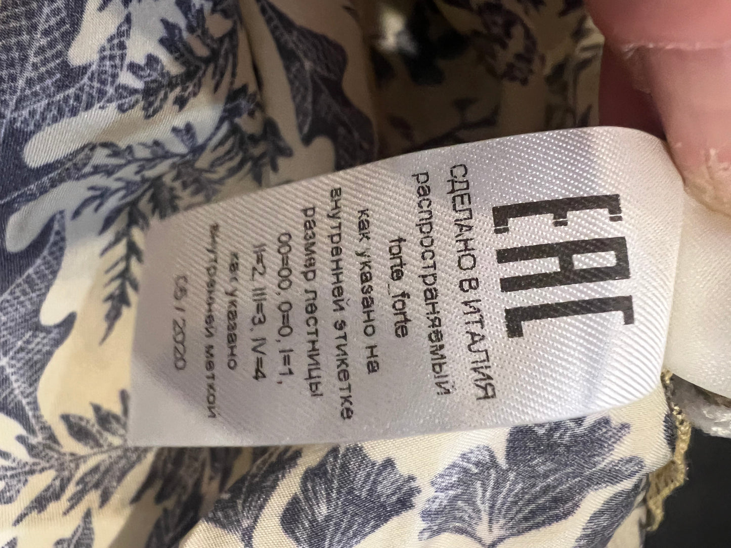 OTRAS. Blusa seda estampada. T M