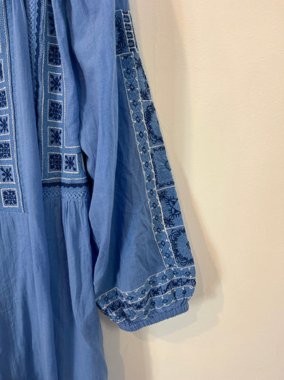 OYSHO. Vestido azul bordado  T.s/m