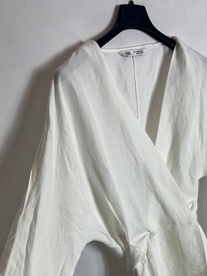 ZARA. Blusa efecto Lino color crudo lazada. T XS