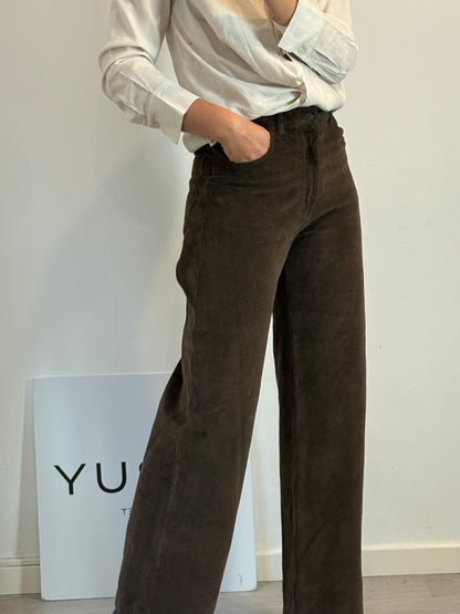 MASSCOB. Pantalón marrón textura pata ancha