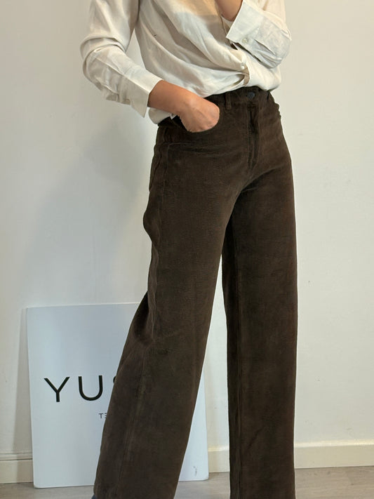 MASSCOB. Pantalón marrón textura pata ancha