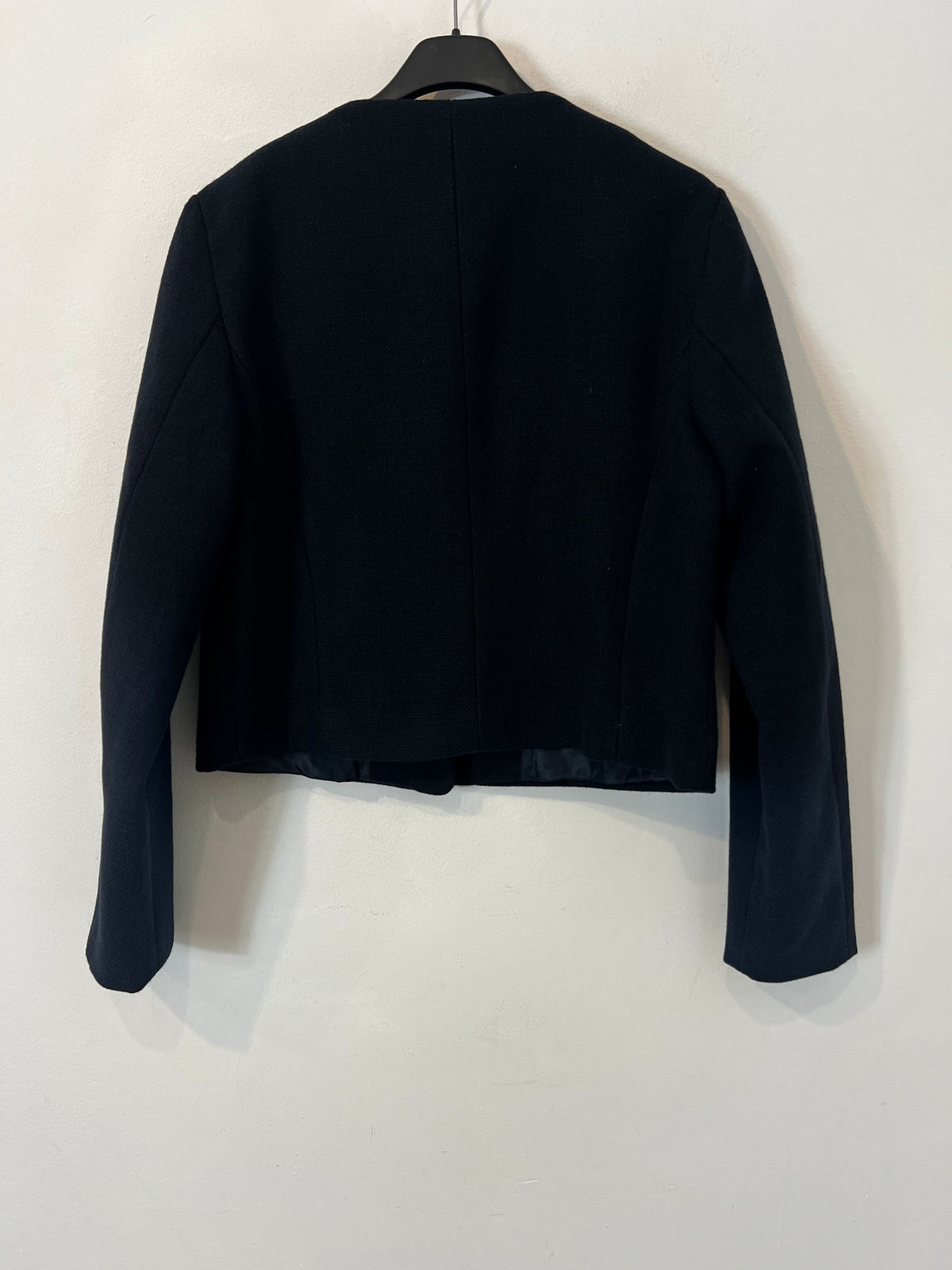 ZARA. Chaqueta azul botones dorados