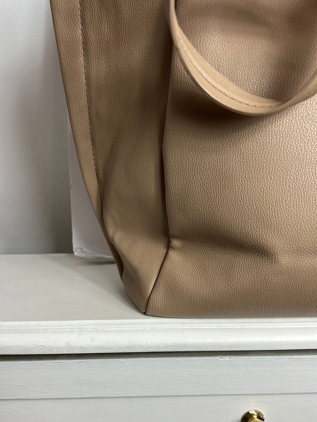 ZARA. Bolso tote  beige