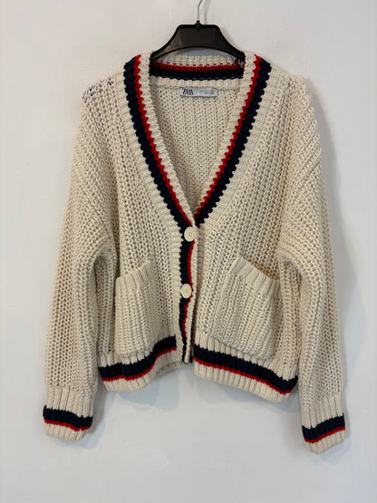 ZARA. Chaqueta punto beige rayas