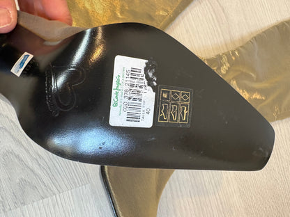 EL CORTE INGLES. Botas altas tela doradas. T 40