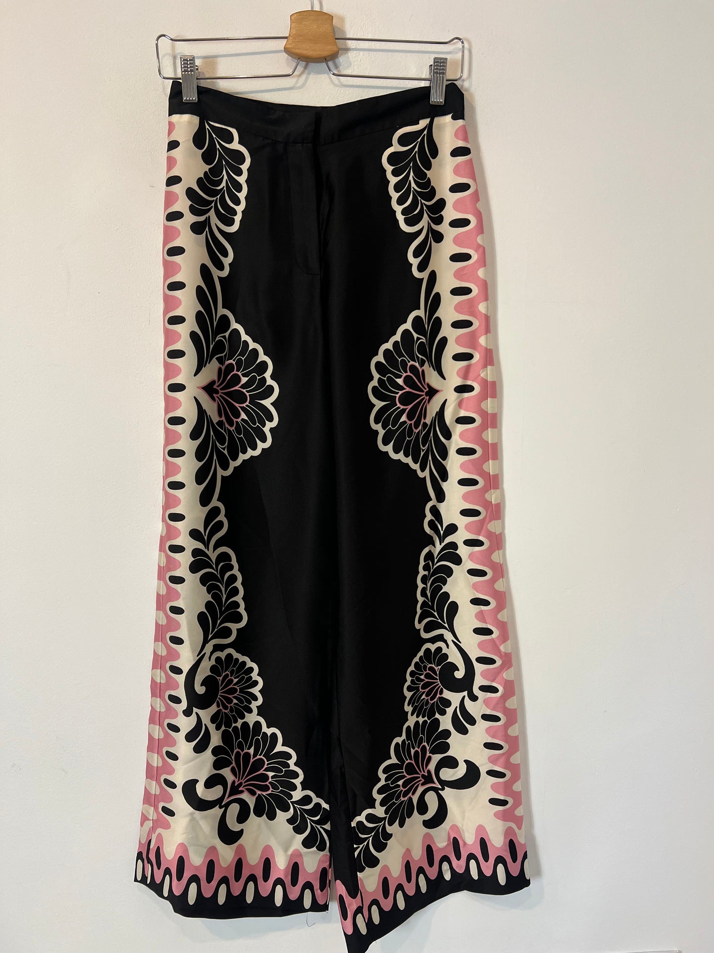 ZARA. Conjunto estampado flores T.xs