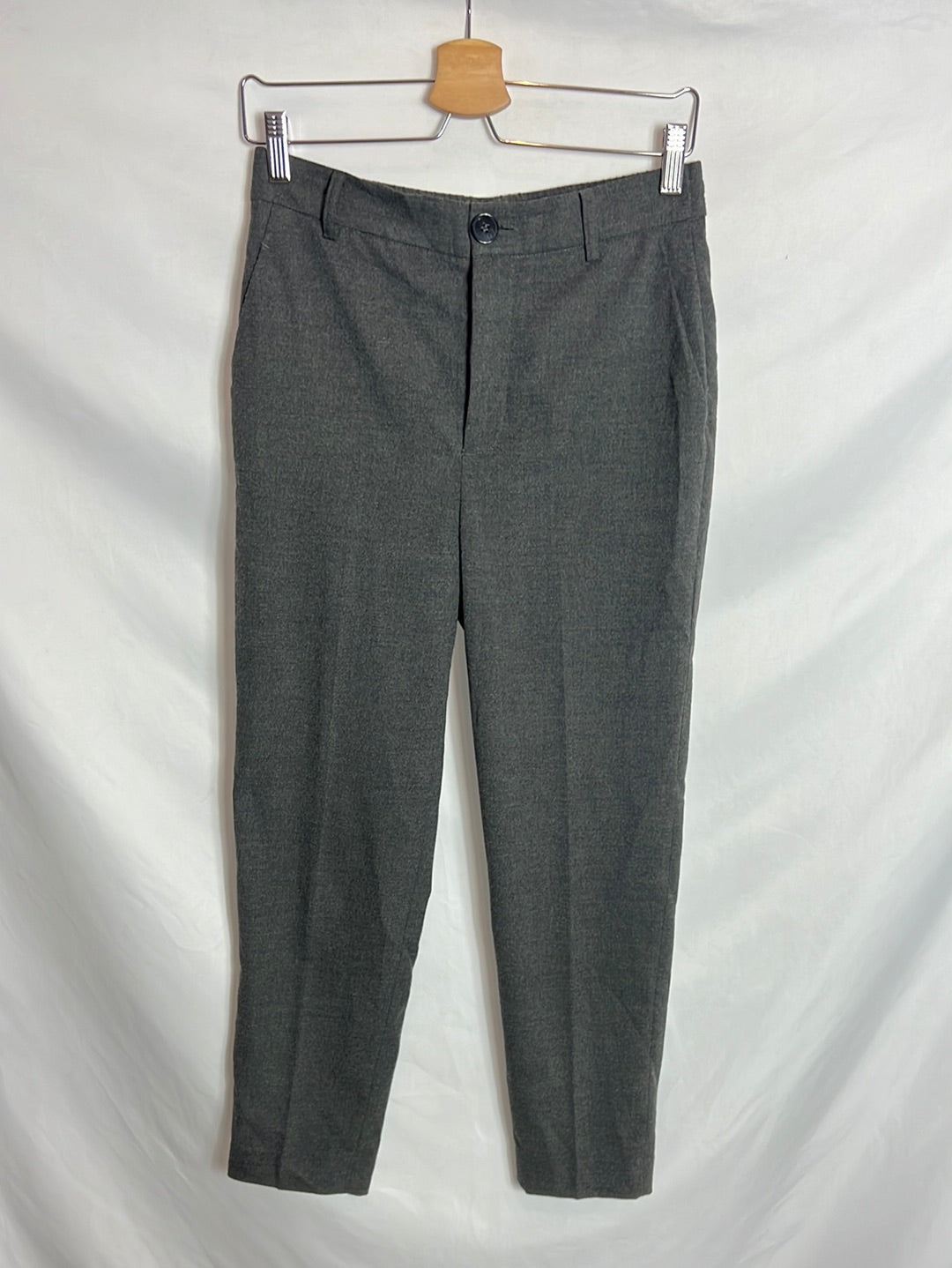 ZARA. Pantalón gris textura. T XS