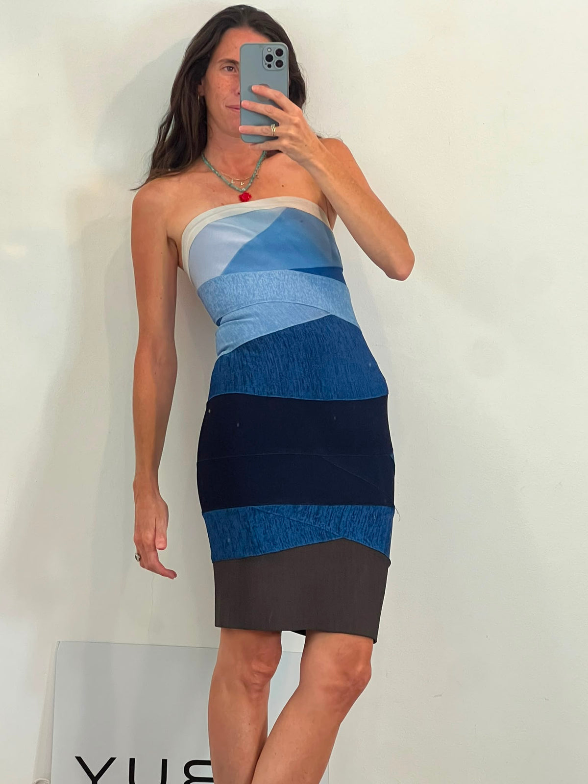 HERVE LEGER. Vestido entallado palabra de honor