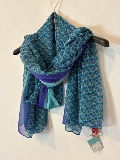 OTRAS. Fular/pareo estampado