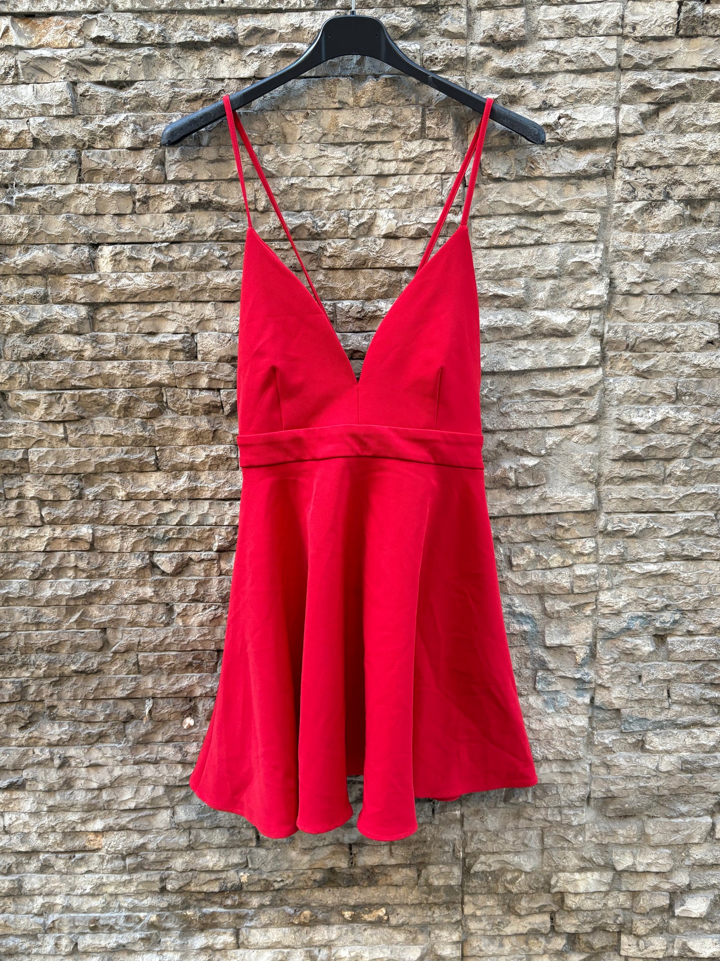 ZARA. Short red dress with brooch detail on the back. TS