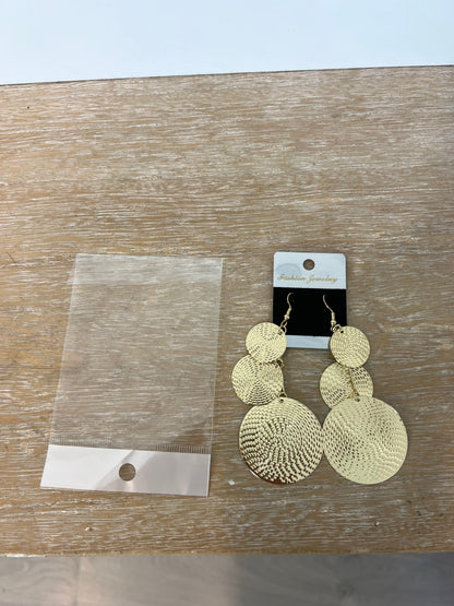 OTHERS. Gold earrings