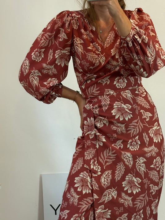 THE NEW SOCIETY. Conjunto blusa y falda cruzada