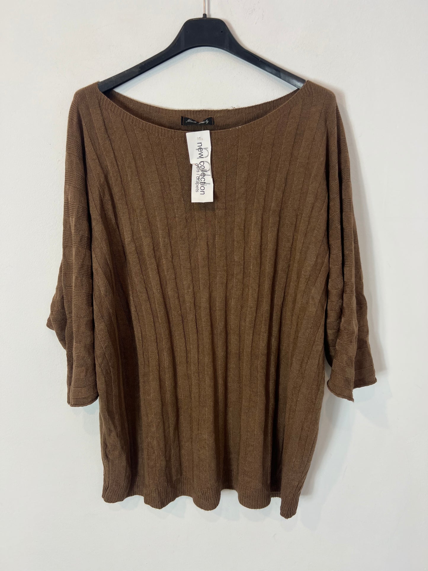OTRAS. Top marrón canalé. T M/L