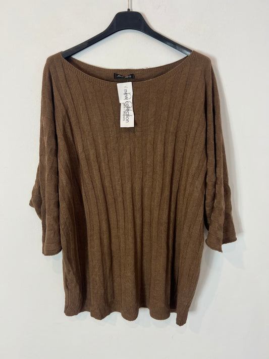 OTRAS. Top marrón canalé. T M/L