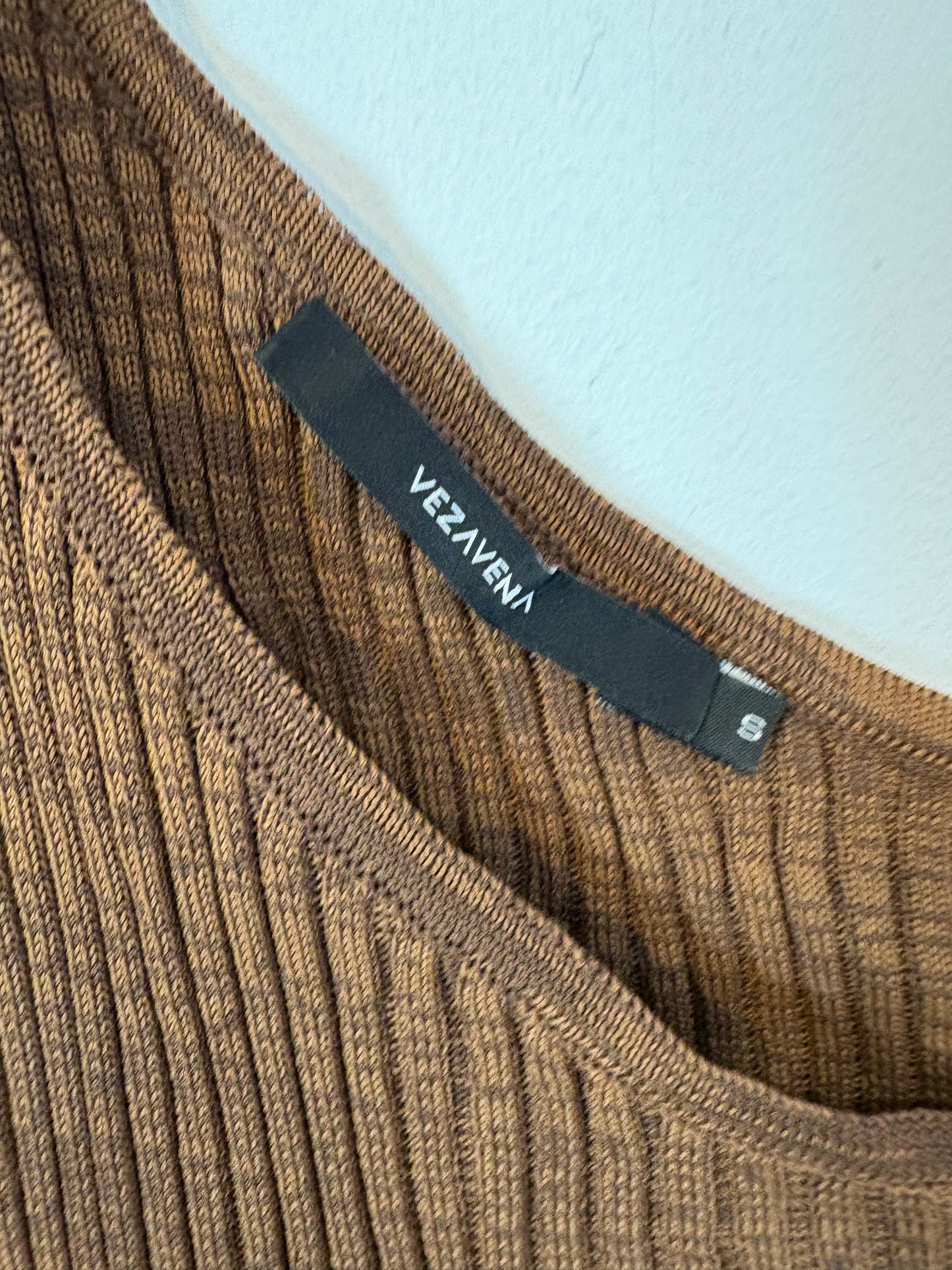 VEZAVENA. Vestido largo marrón aberturas