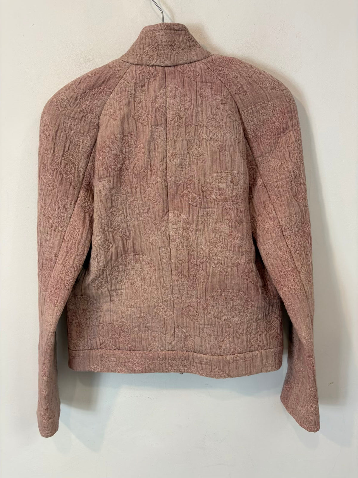 IRO. Chaqueta rosa textura bordados