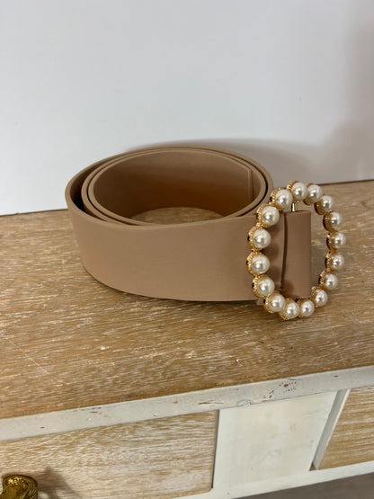 OTHERS. Adjustable beige pearl belt. YOUR
