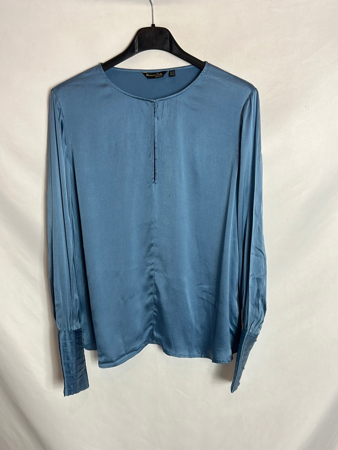 MASSIMO DUTTI. Blusa azul satinada pulís. T 40 (Tara)