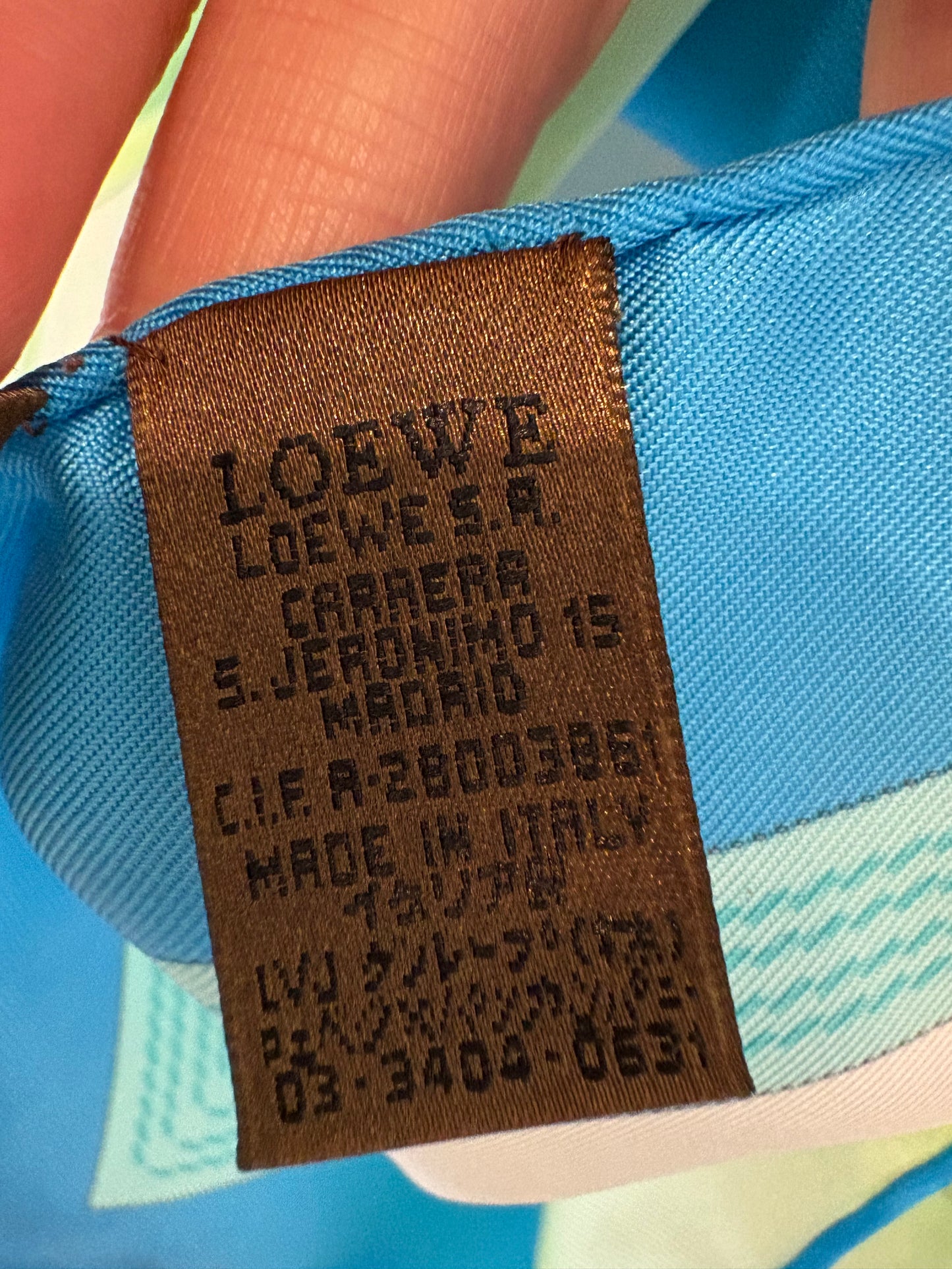 LOEWE. Pañuelo seda estampado