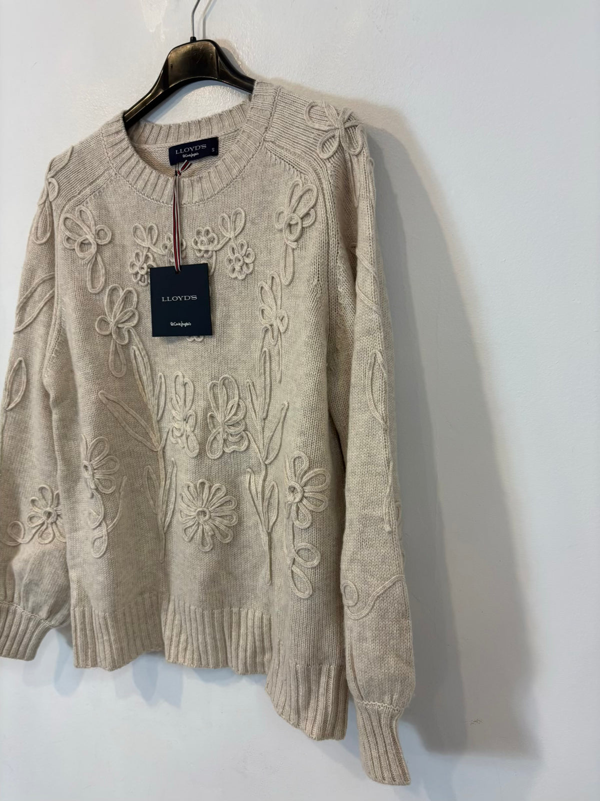LLOYD´S. Jersey beige con lana relieves
