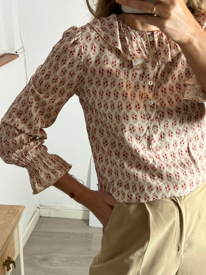 ELEPHANTINE. Beige floral Ts blouse