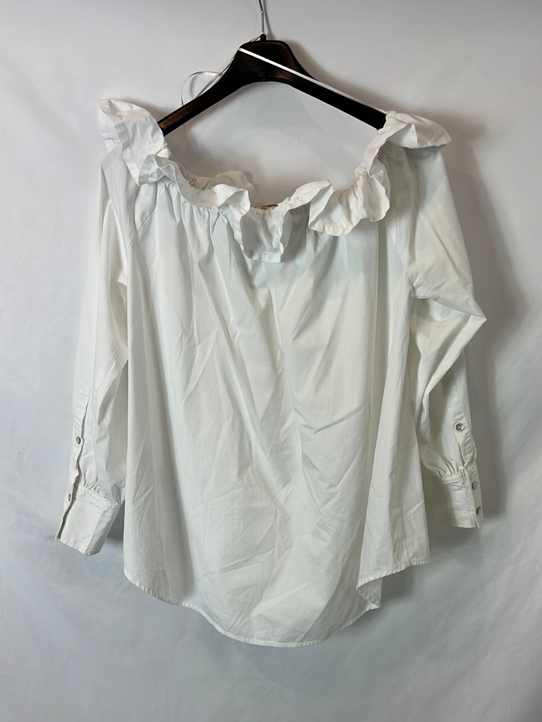 H&M. Blusa blanca cuello barco T.s