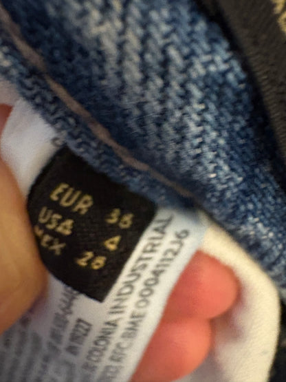 MASSIMO DUTTI. Denim recto abotonado