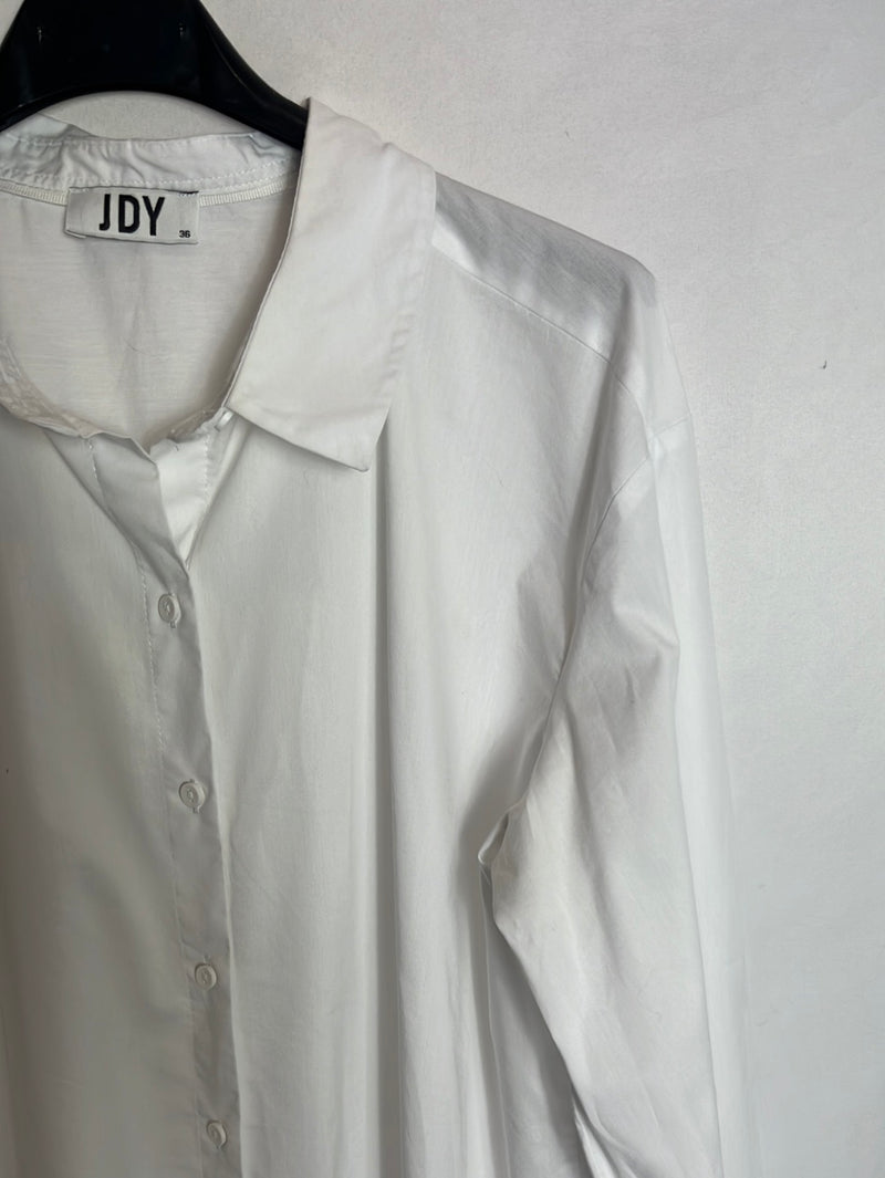 JDY. Camisa blanca larga. T 36