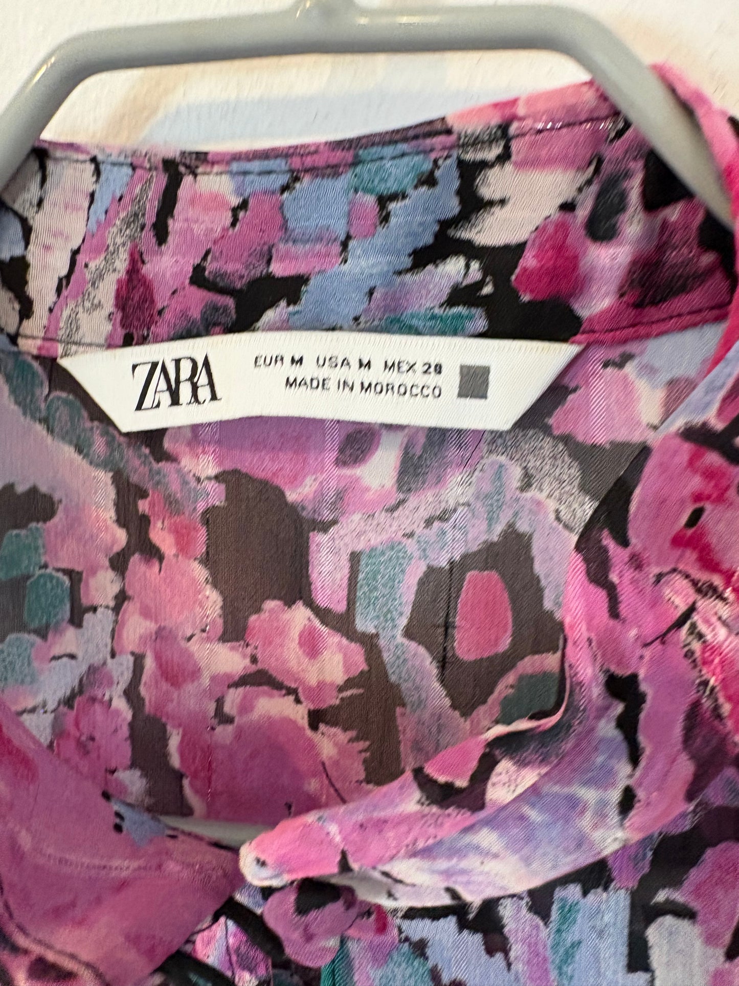 ZARA. Blusa semitransparente estampada