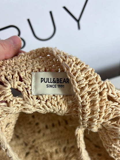 PULL&BEAR . Bolso rafia mediano