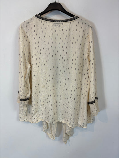 PULL&BEAR. Kimono fluido bordados. T M