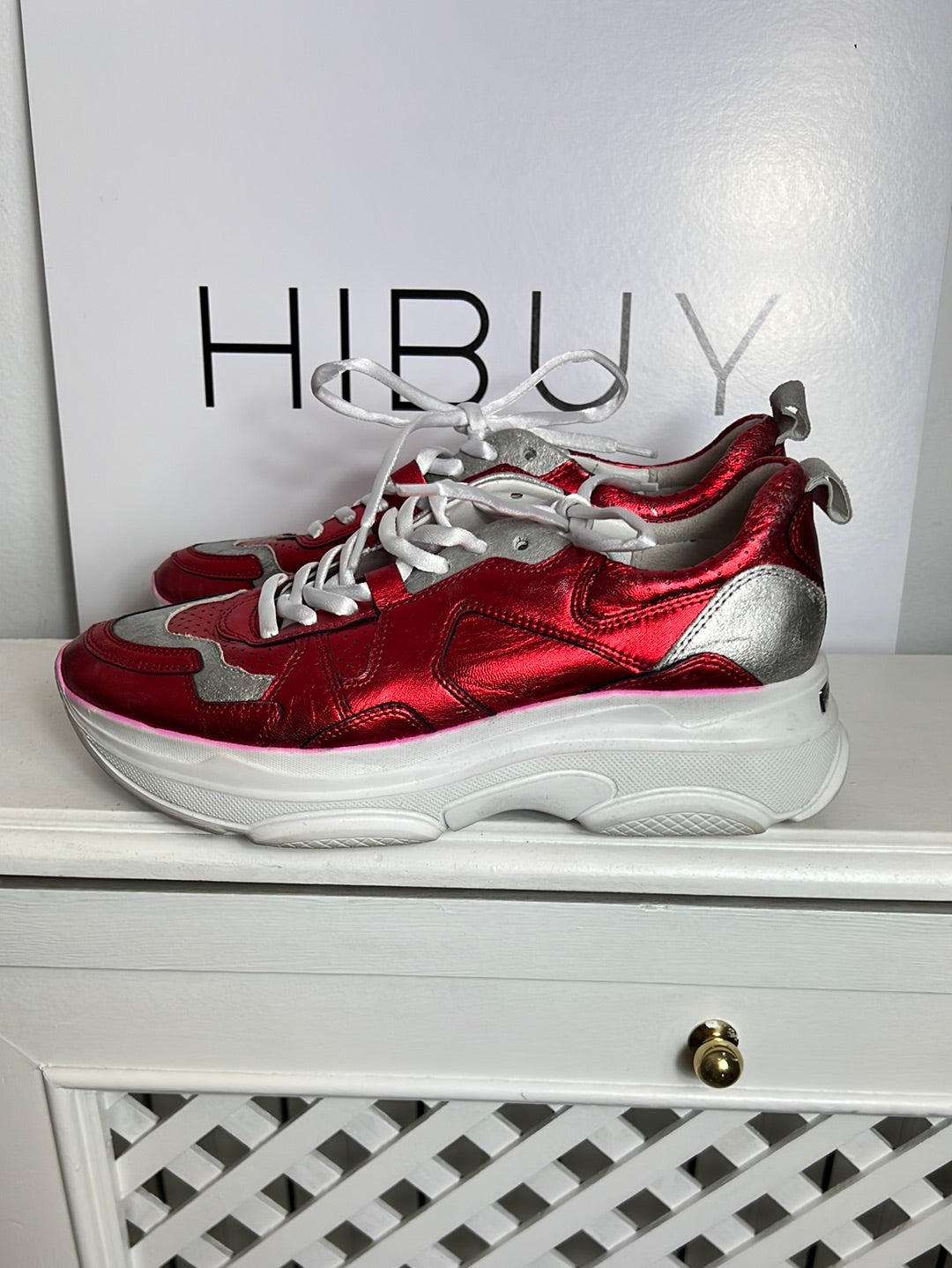 KENNEL SCHMENGER. Zapatillas rojas metálicas T.39