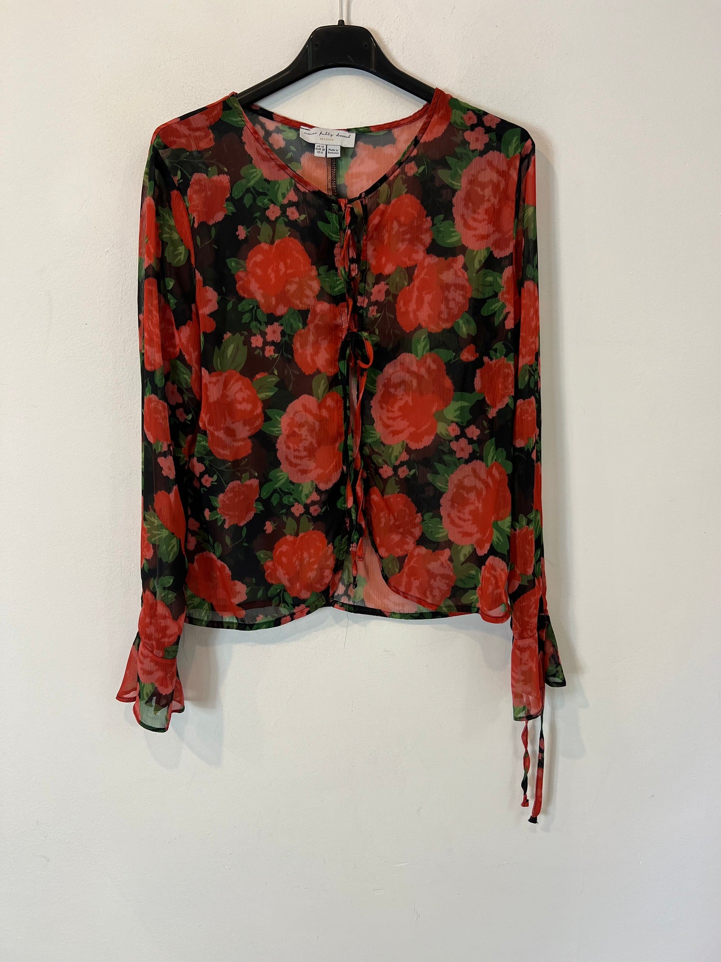 NEVER FULLY DRESSED . Conjunto negro flores T.36/38