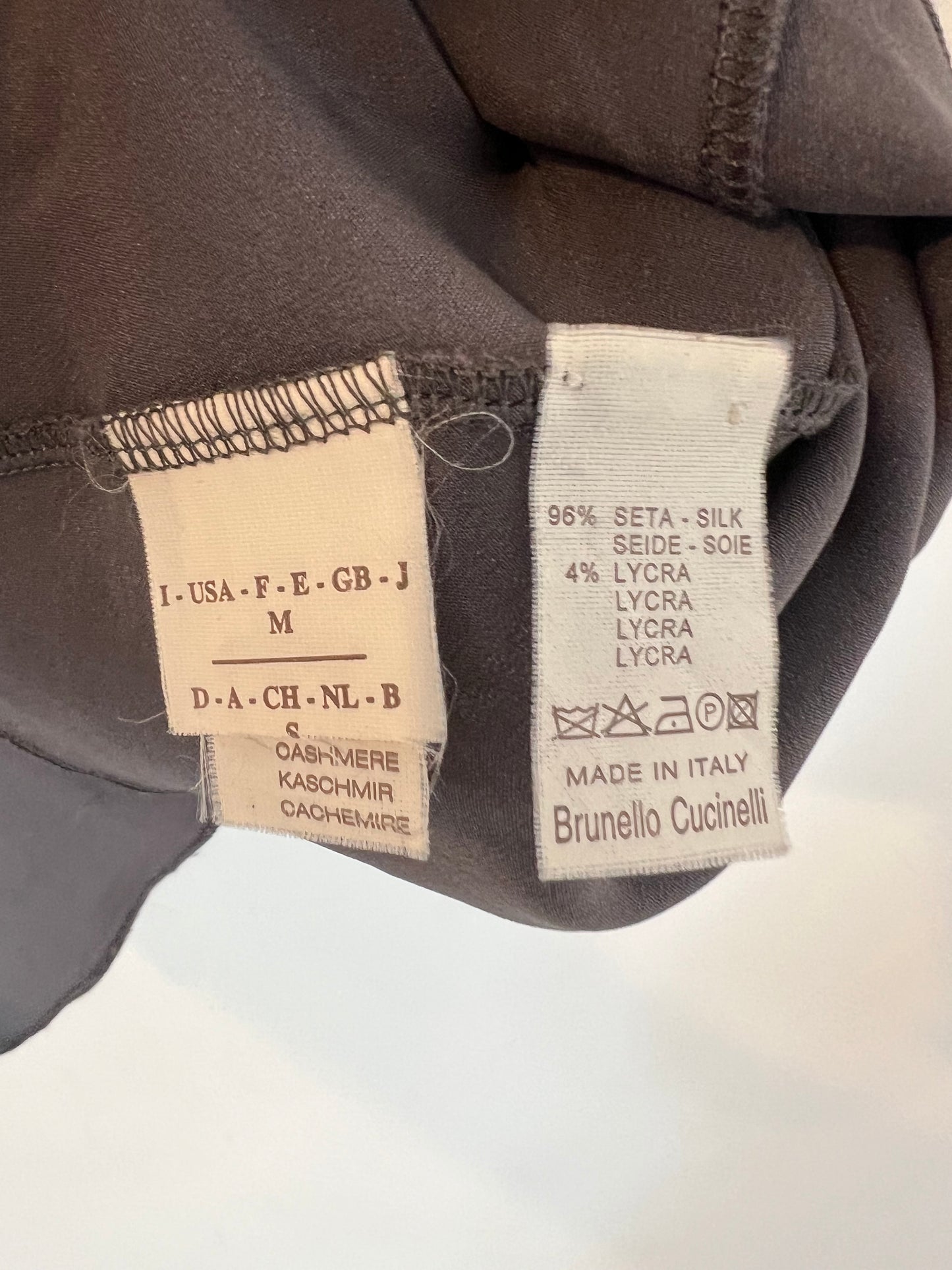 BRUNELLO CUCINELLI. Gray silk and cashmere top. TM