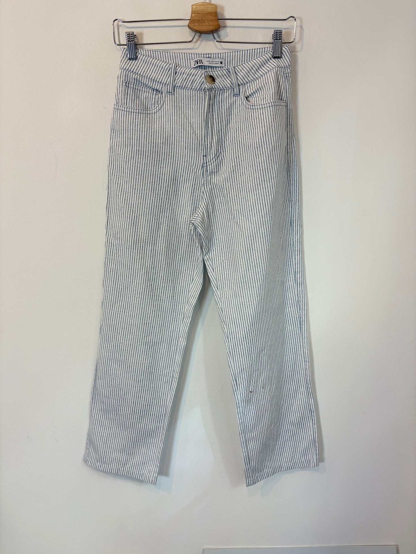 ZARA. Lightweight striped denim. Size 34