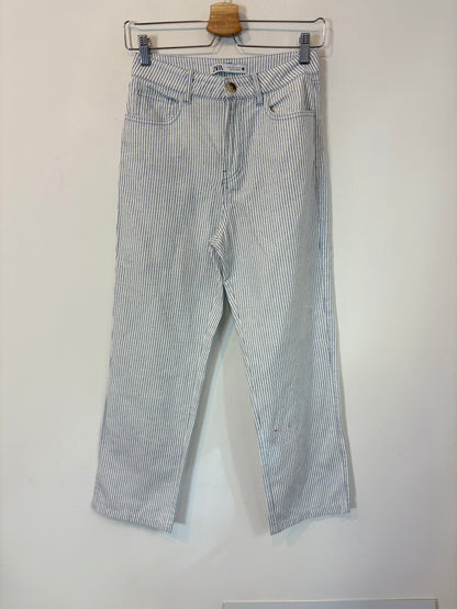 ZARA. Lightweight striped denim. Size 34