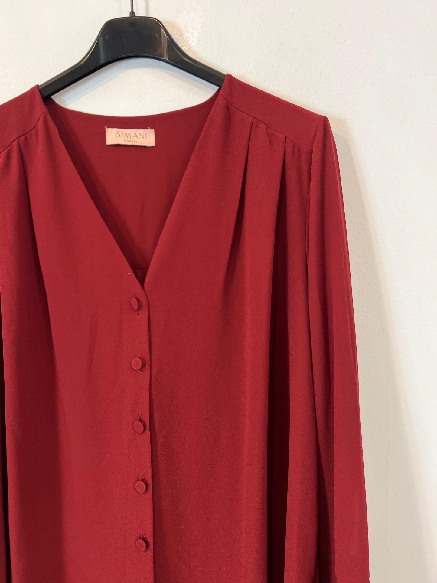 BIMANI. Blusa burdeos botones T.m