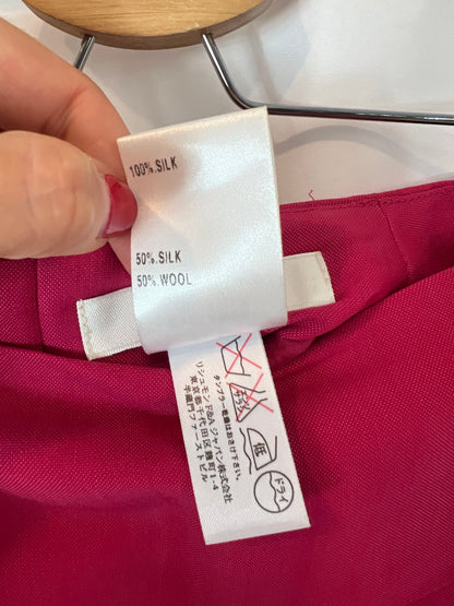 CHLOÉ. Short fuchsia silk skirt. Size 40