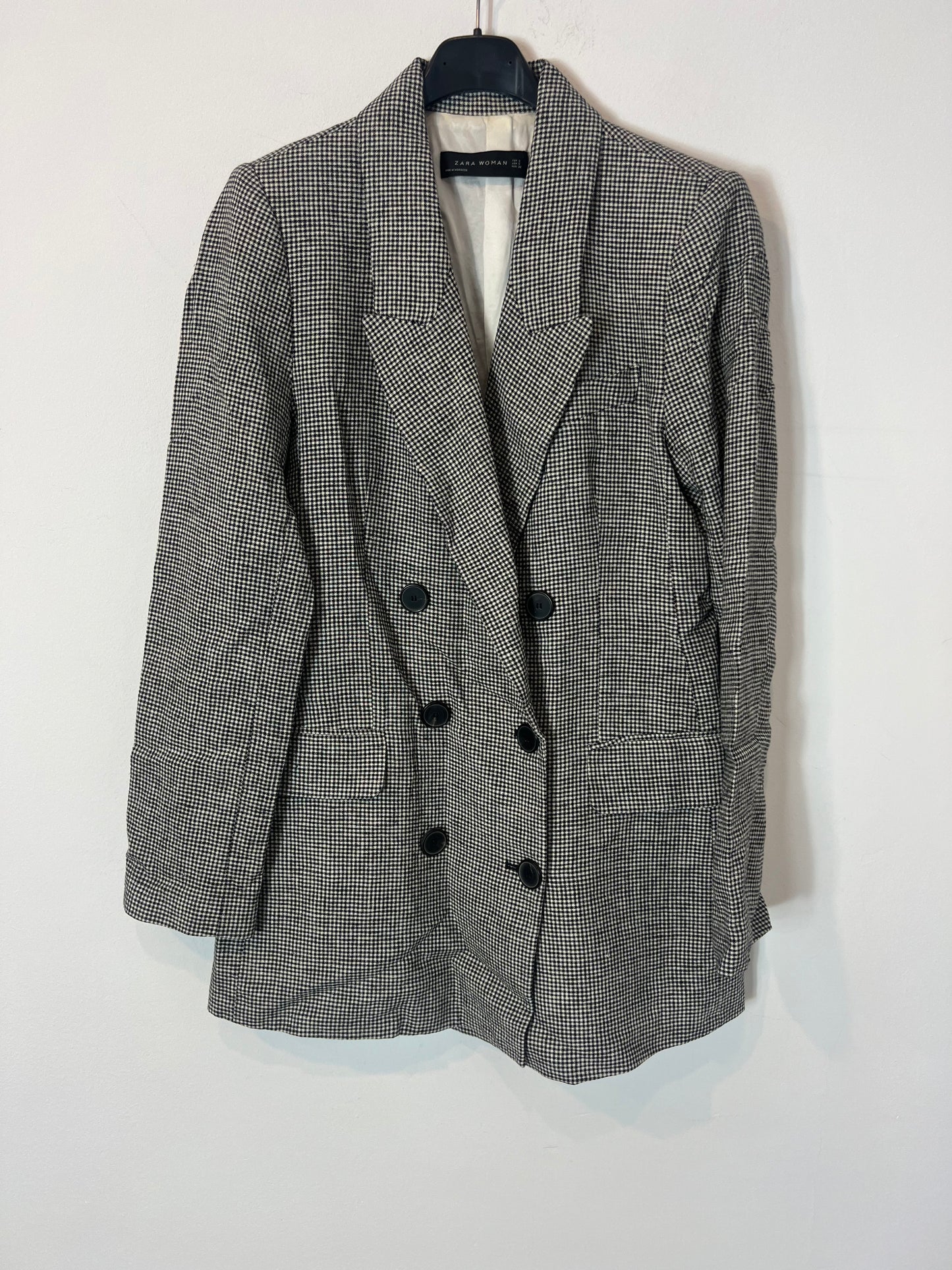 ZARA. Blazer con lino negra y blanca cuadros vichí T.s