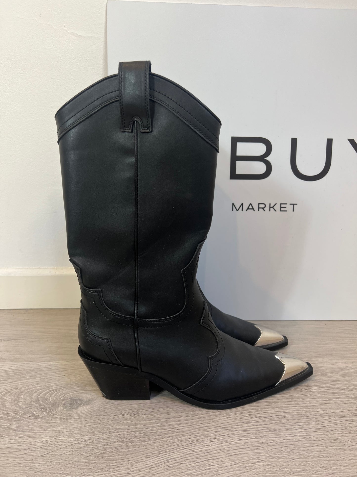 ZARA. Botas negras cowboy. T 38