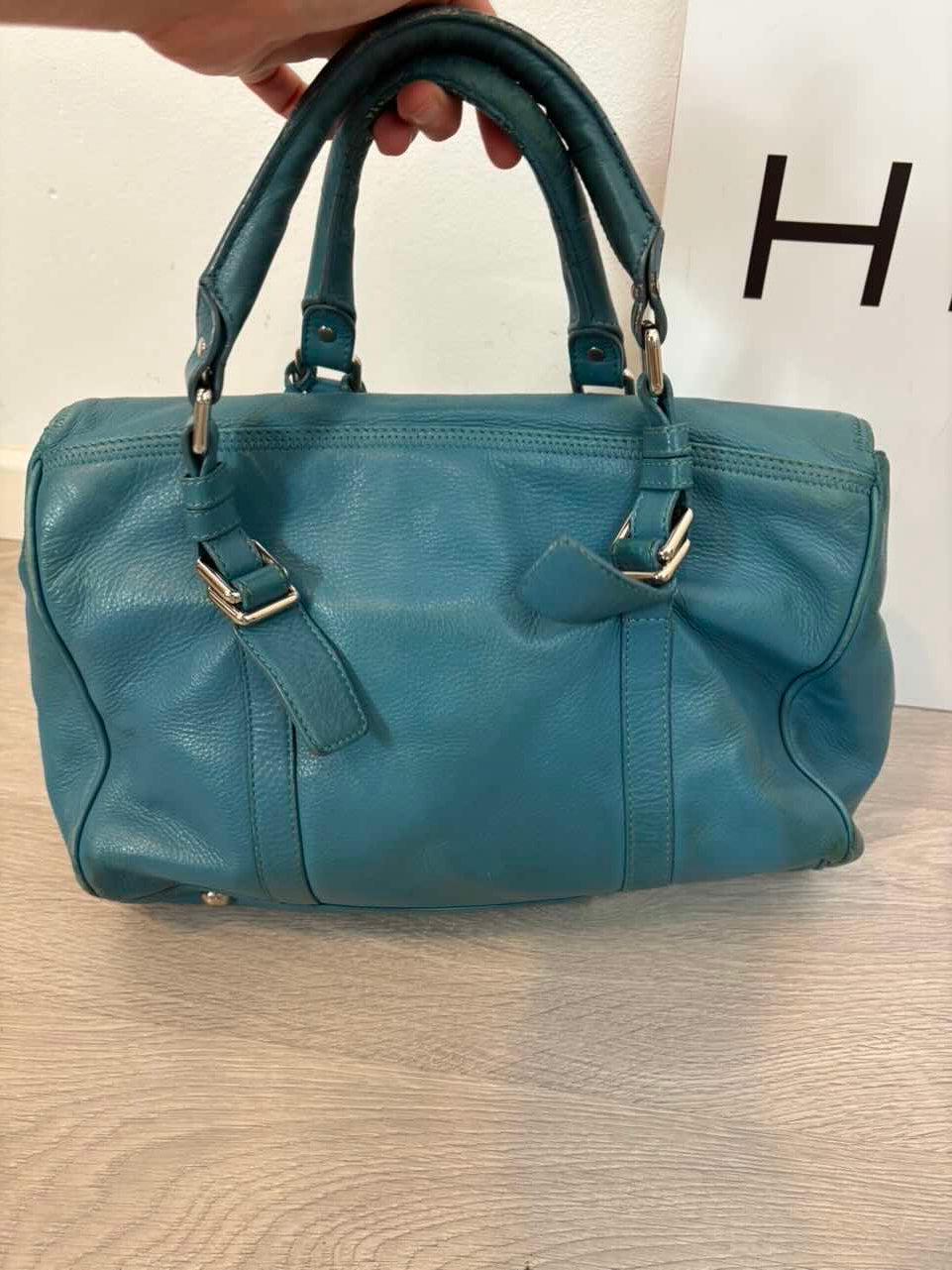 BIMBA Y LOLA. Bolso asa corta piel turquesa