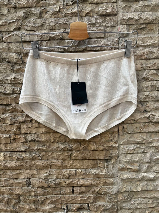 ZARA. Shorts mini beige lentejuelas