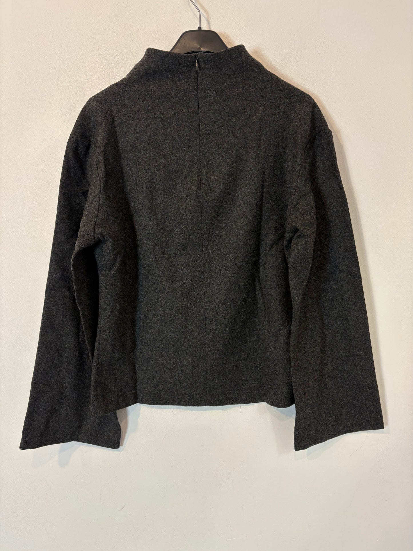 ZARA. Top gris fruncido con lana