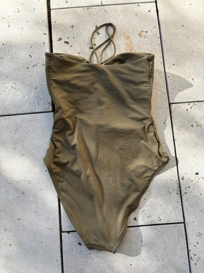 MASSIMO DUTTI.  Bañador verde aberturas y abalorios